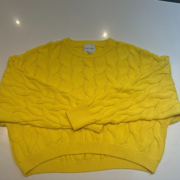 Pre-Owned Pink Rose Canary Yellow Sweater - MEDIUM - Picture 1 of 4